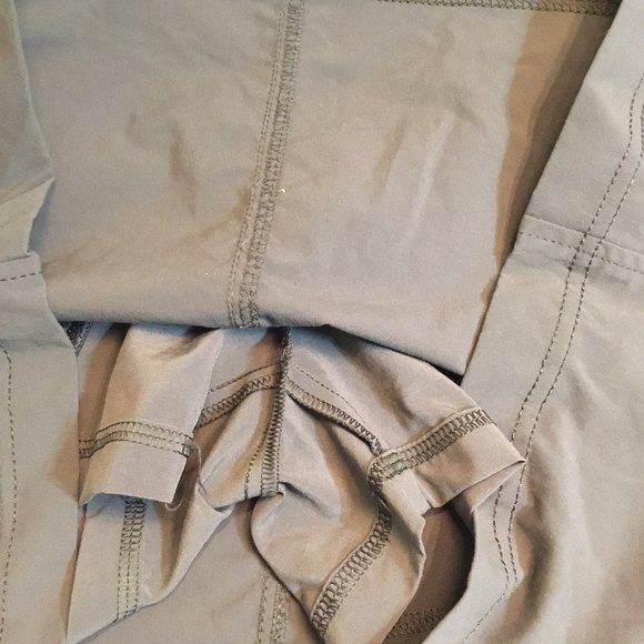 Eddie Bauer Travex Skirt with built in nylon undershorts(skort like) Size 4 EUC - Picture 2 of 9